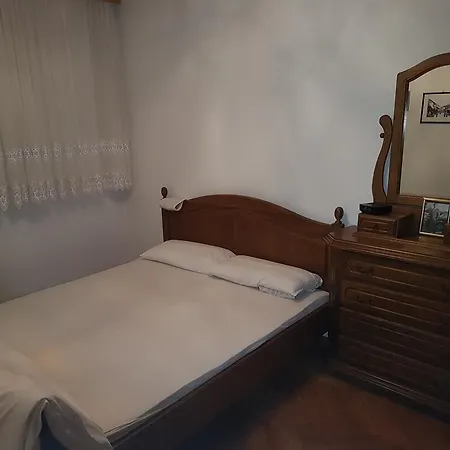 Dinka 4*