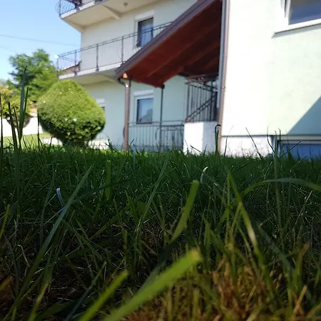Dinka 4*